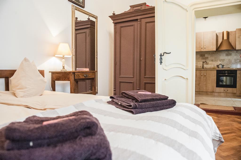 Brukenthal Central Apartments سيبيو الغرفة الصورة