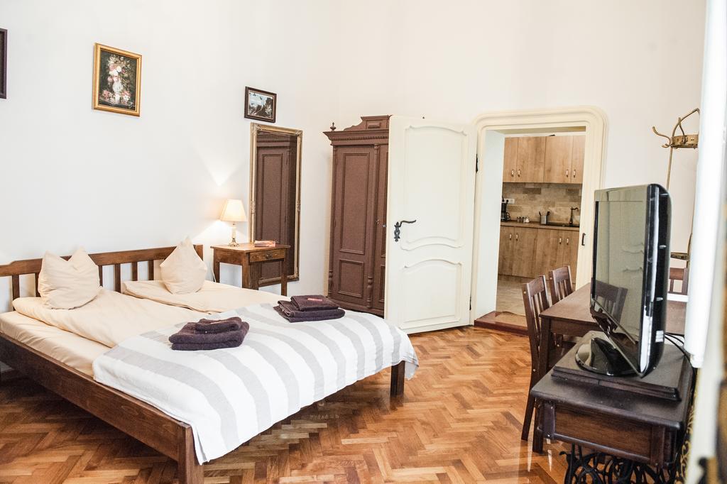 Brukenthal Central Apartments سيبيو الغرفة الصورة