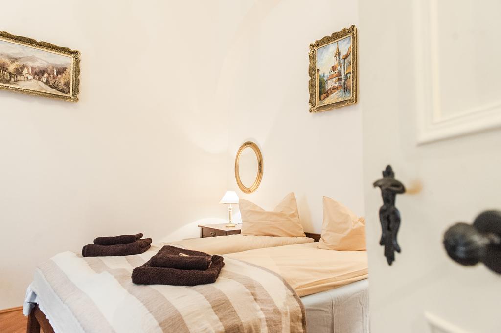 Brukenthal Central Apartments سيبيو الغرفة الصورة