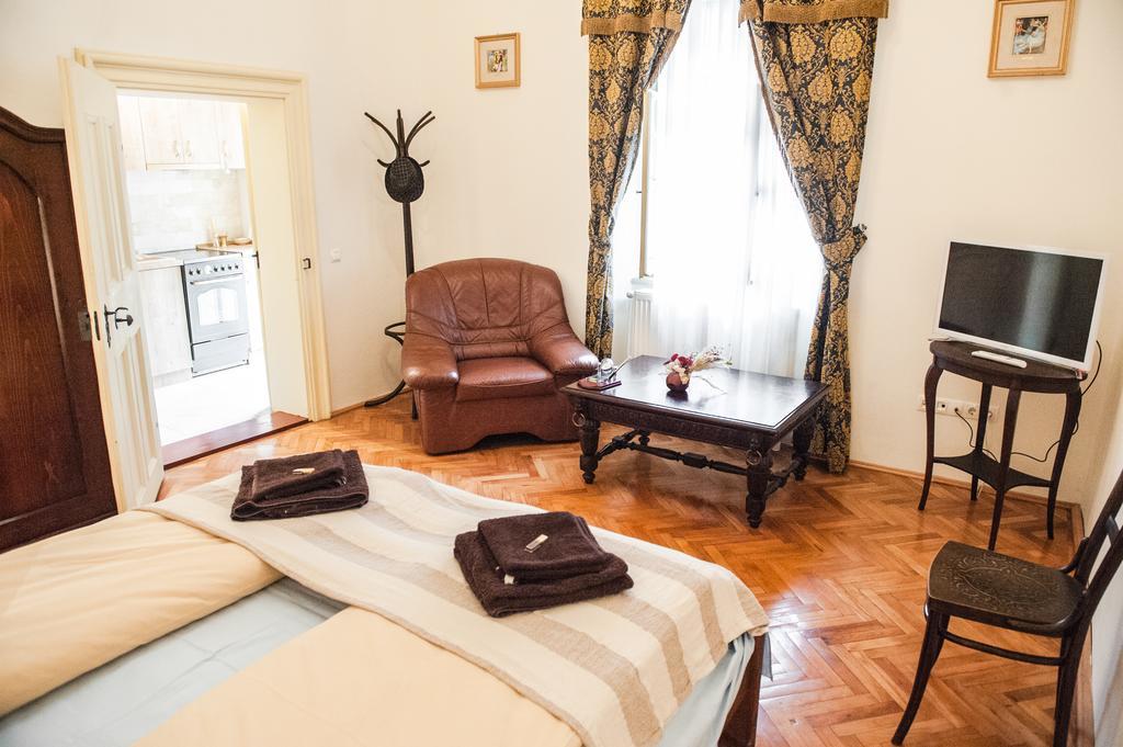 Brukenthal Central Apartments سيبيو الغرفة الصورة