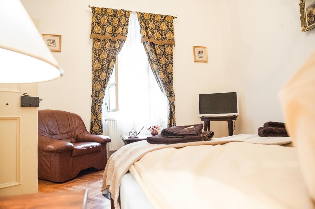 Brukenthal Central Apartments سيبيو الغرفة الصورة